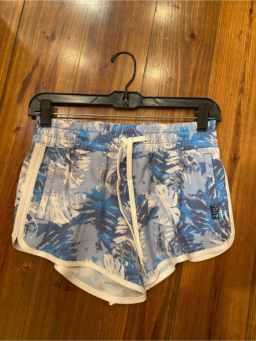 Salt Life Women’s Boardshorts/Shorts Digital Leaf Print NWT Size XS